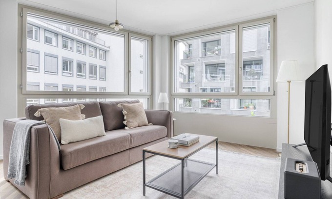 Alt-Wiedikon Apartment | Cozy Wiedikon 3.5 Room with Kitchen & Pet-Friendly Access