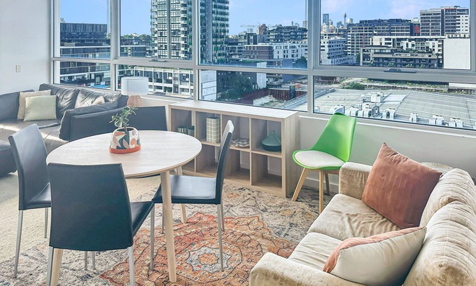 Waterloo Apartment | Bright Zetland Apartment with CBD Views and Fast Free WiFi