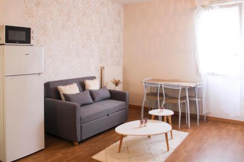 Bagnolet Apartment | Bright Family Apartment with Child-Friendly Amenities
