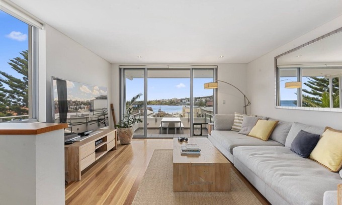 North Bondi House | Brighton Penthouse with Ocean View & Family-Friendly Amenities