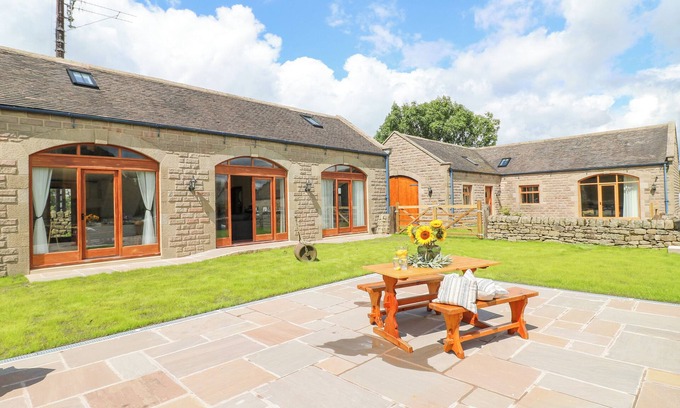 Birchover Cottage | Family-Friendly BRIGHTSIDE Holiday Cottage in Birchover