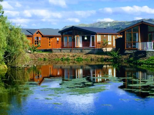 Dunning House | Oceanfront Escape at Brightwater Lodge - 4-Star Stay