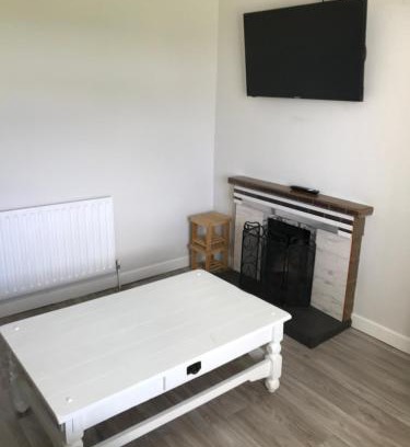 Killeshandra House | Inviting Brigid M’s Farm House – Family-Friendly Retreat