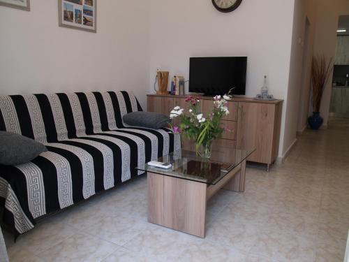 Koum Kapi House | Guest Rated 9.8: Brigitte House with Oceanfront Views