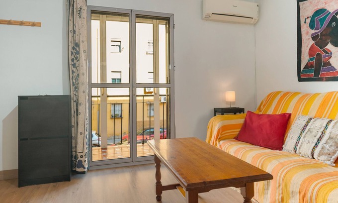 Pio XII Apartment | Brigth Apartment 'Macarena' with Balcony, Wi-Fi and Air Conditioning