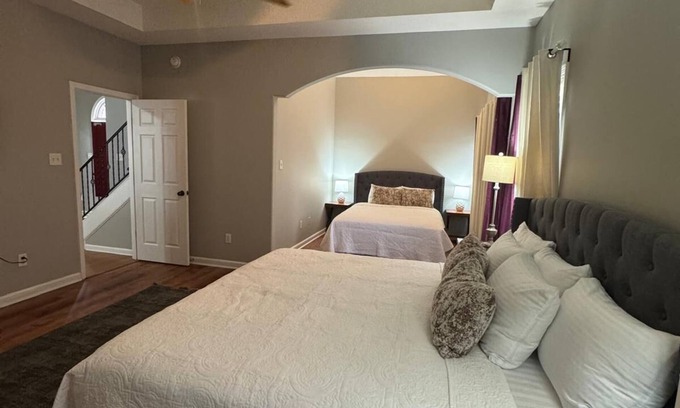 Southaven House | Brilliant 5-Bedroom Home in a Quiet Neighborhood-Near Stateline, Essentials.