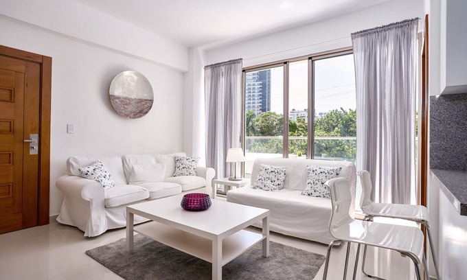 La Julia Apartment | New Harmony Apartment with Pool & Gym in La Julia