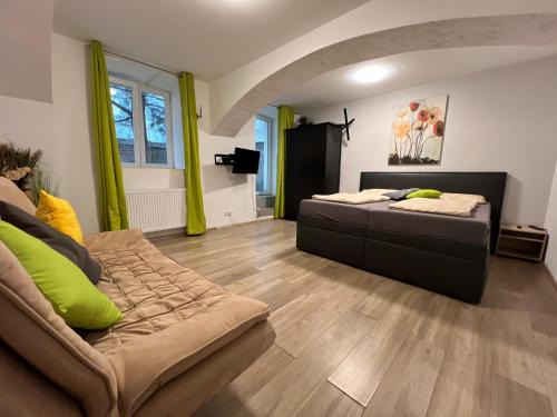 Stuwerviertel Apartment | Kid-Friendly Souterrain Apt. Near Prater Amusement Park