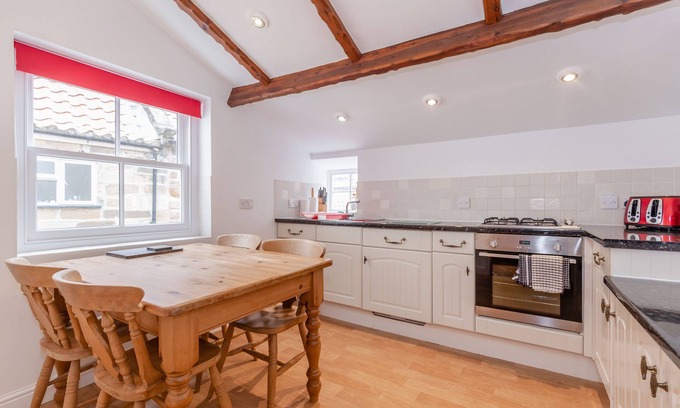 Robin Hood's Bay Cottage | Inviting Brincliffe Cottage with Ocean Views and Breakfast