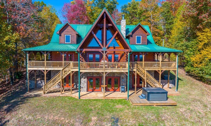 Grassy Creek Cabin | Experience Grassy Creek Lodge: Game Room & Hot Tub Awaits