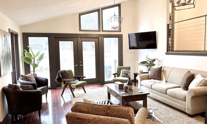 Pauline House | Family Fun Awaits with Lake Views and Game Room Excitement
