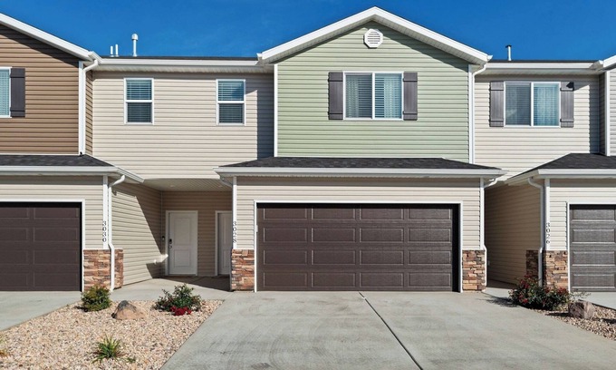 Cedar City House | Ideal Family Retreat: 3 Side-by-Side Townhomes Await
