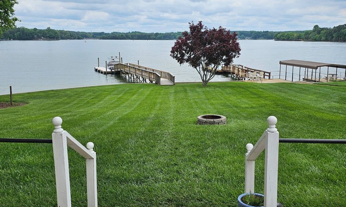 Lake Norman of Catawba House | Unwind at Anchors Away: Lakefront Retreat with Dock