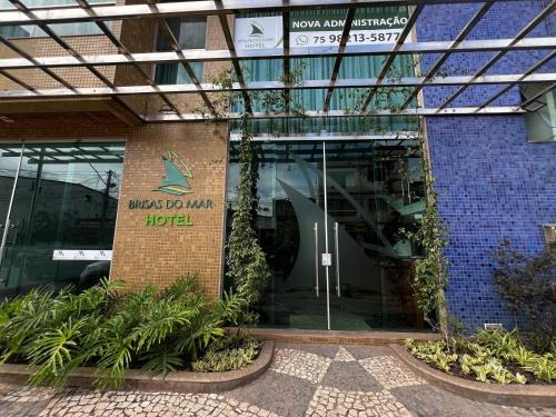 Valenca Hotel | Brisas do Mar Hotel: Pet-Friendly Oasis with Pool & Dining