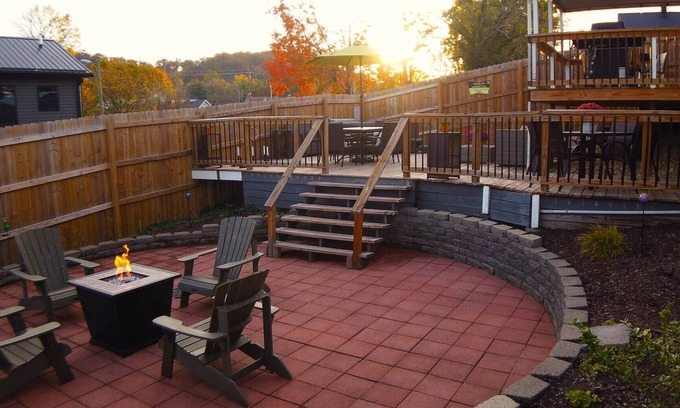 Bristol House | Bristol Abode-State St, Hot Tub, Firepit, Casino