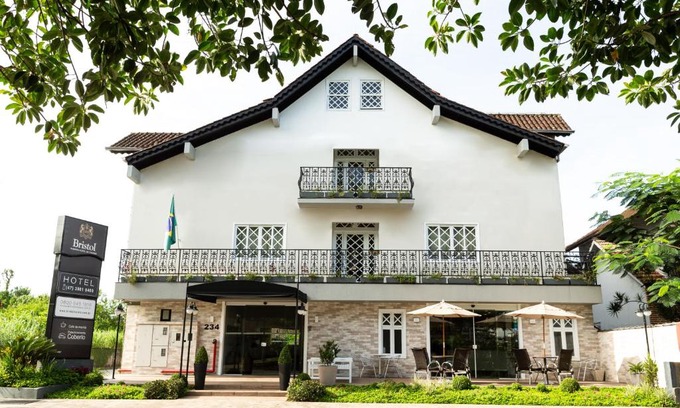 Bucarein Hotel | Charming Bristol Sabrina Hotel de Charme in Joinville