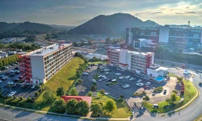 Bristol House | Convenient Bristol Speedway Condo near Hard Rock Casino