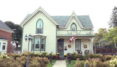 Elmira Bed & Breakfast | Experience Bristow's Inn 1860: Historic Victorian Retreat