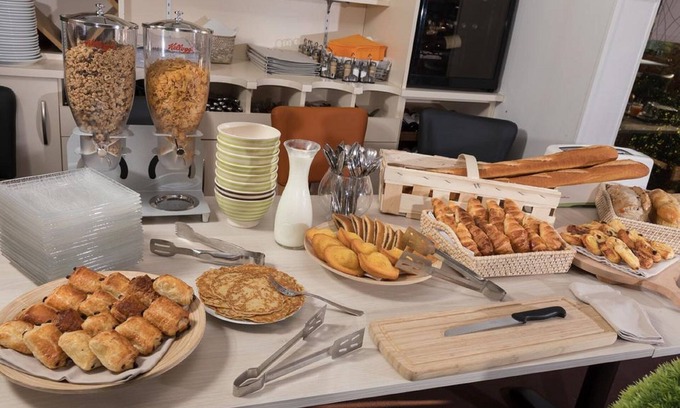 Argentan Hotel | Comfortable Stay at Brit Hôtel Ariès Argentan with Breakfast