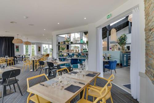 Etrelles Hotel | Pet-Friendly Brit Hotel Au Pays De Vitré with Great Amenities
