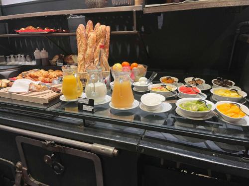 L'Aigle Hotel | Pet-Friendly Stay at Brit Hotel Du Dauphin L'Aigle