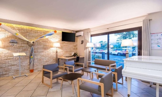 Figeac Hotel | Experience Comfort at Brit Hotel Figeac with Pool & Spa