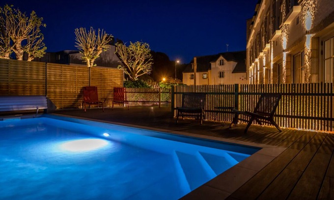 Sainte-Anne-d'Auray Hotel | Stylish Stay at Brit Hotel Kara with Pool & Restaurant