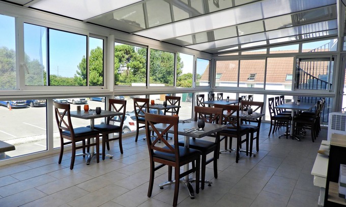 Etaples Hotel | Explore Brit Hotel Le 940: Spa, Dining & Family-Friendly Fun