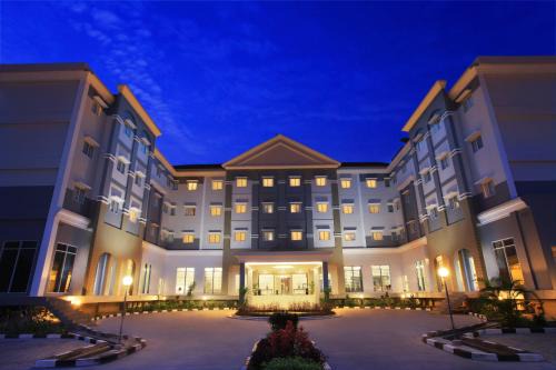 Pangkalan Bun Hotel | Relax at BRITS HOTEL PANGKALAN BUN with Pool & Dining