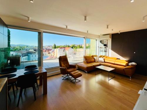 Brno-stred Apartment | Convenient Brno City Center Apartment with Terrace & Parking