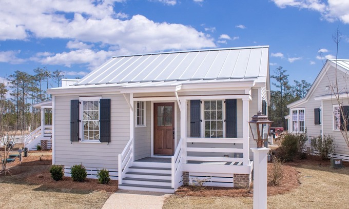 Oriental Cottage | Discover Broad Creek Cottage: Family-Friendly Retreat