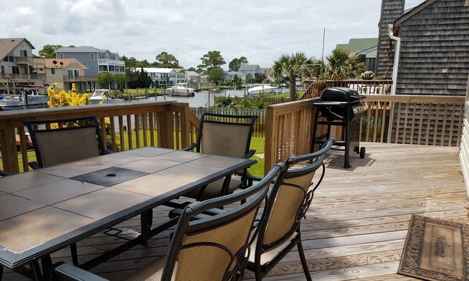 Colington Harbour House | Broadbay Getaway: Your Dream Vacation Awaits with Oceanfront Views