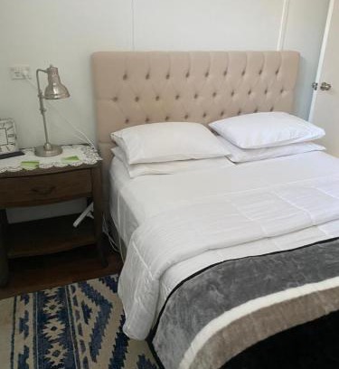 West Wyalong Apartment | Convenient Broadway Apartment with Breakfast & Family-Friendly Amenities