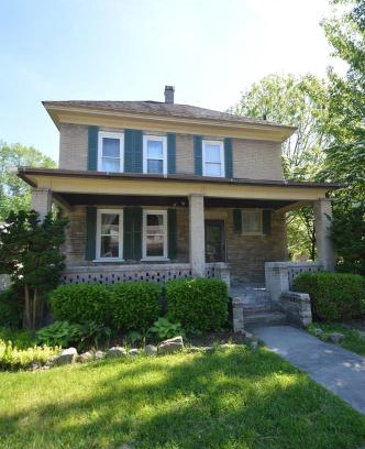 Berryville House | Broadway Cottage - Ideal Getaway with Hot Tub & Pet-Friendly