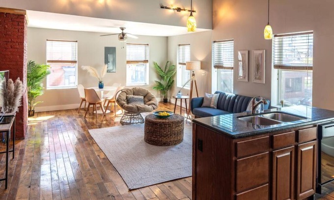 Pendleton Apartment | Broadway Suites - Downtown Condos with Pet-Friendly Perks