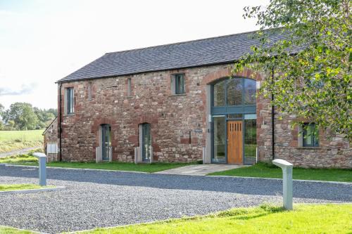 Appleby-in-Westmorland House | Delightful Brockram Barn: 4-Star Stay with Hot Tub Access