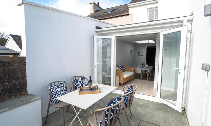 New Quay Cottage | Family-Friendly Brodawel: Three Bedroom Retreat in New Quay