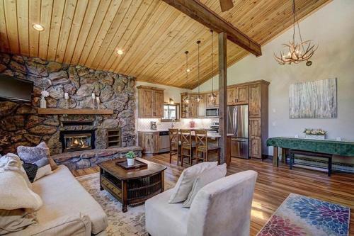 Warrior's Mark House | Cozy Broken Lance Retreat: Pet Friendly with Breakfast Included
