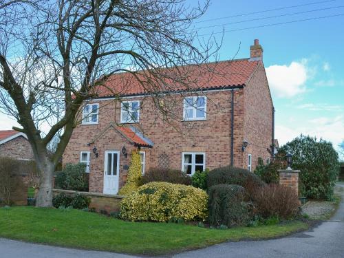 Potter Brompton House | Discover Cozy Holiday Homes in Ganton, UK - 9/10 Rated!