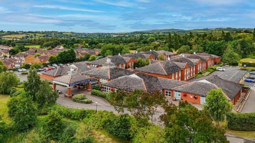 Catshill Hotel | Relax at Bromsgrove Hotel and Spa with Poolside Amenities