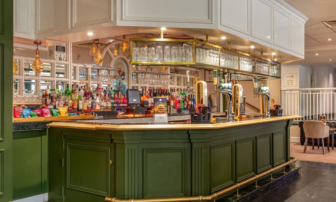 Catshill Hotel | Relax at Bromsgrove Hotel & Spa with Pool and Hot Tub