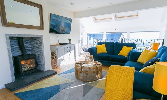 Llanerchymedd Cottage | Cozy Bron Heulog: Pet-Friendly Retreat for 6 Guests