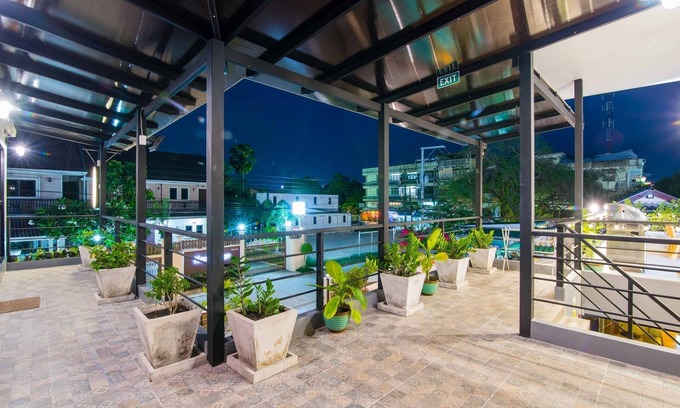 Cha-am House | Bronte BnB: Family-Friendly Stays with Pool & Breakfast