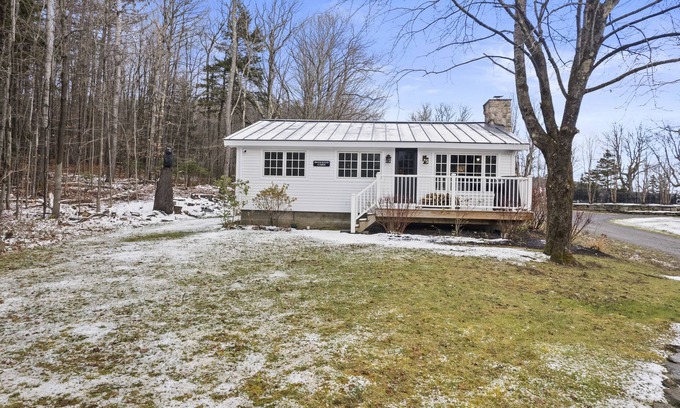 West Dover Cabin | Discover Comfort at Brook Bound Inn - Cabin Retreat