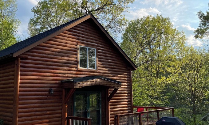 Crosslake Cabin | Brook Side Cottage: Pet-Friendly Retreat with Spa & Breakfast