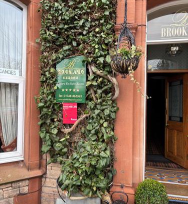 Penrith House | Brooklands Guest House: 5-Star Retreat with Restaurant