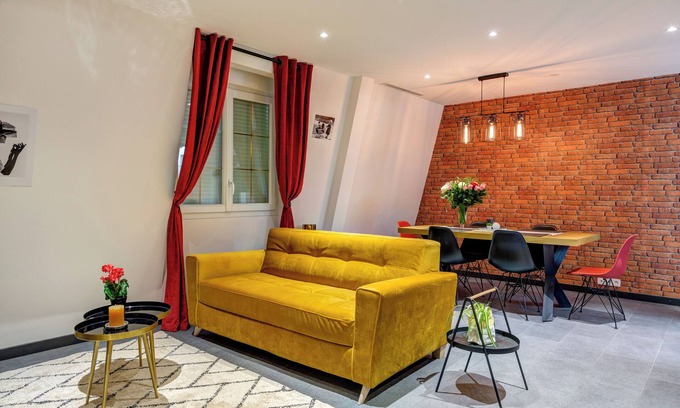Montry Apartment | Brooklyn Hotel: Steps Away from Disneyland Adventure