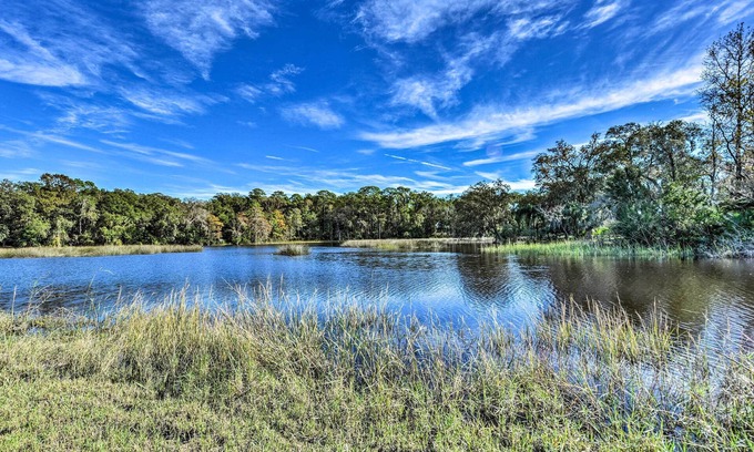 Jacksonville House | Brookside Waterfront Home with Kayaks & Pet-Friendly Stay