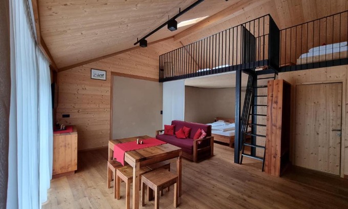 Slingia Apartment | Pet-Friendly Bros Hof: Highly Rated with Family Amenities