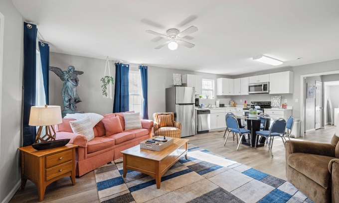 Covington House | Convenient 3-Bedroom Retreat Near the Square with Spa